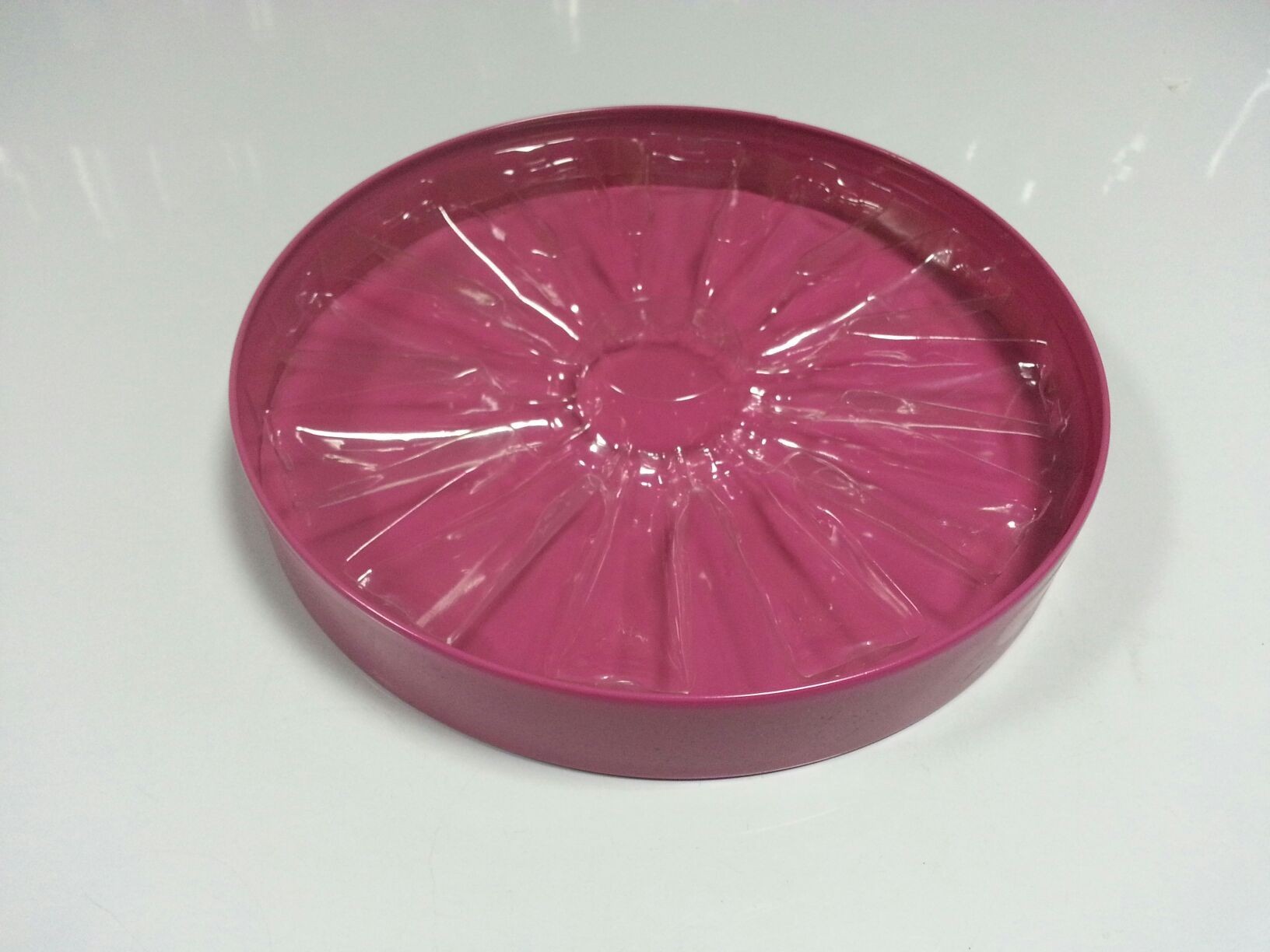 Big Round Tin Can Durable Red Inner For Makeup Packaging With Plastic Insert