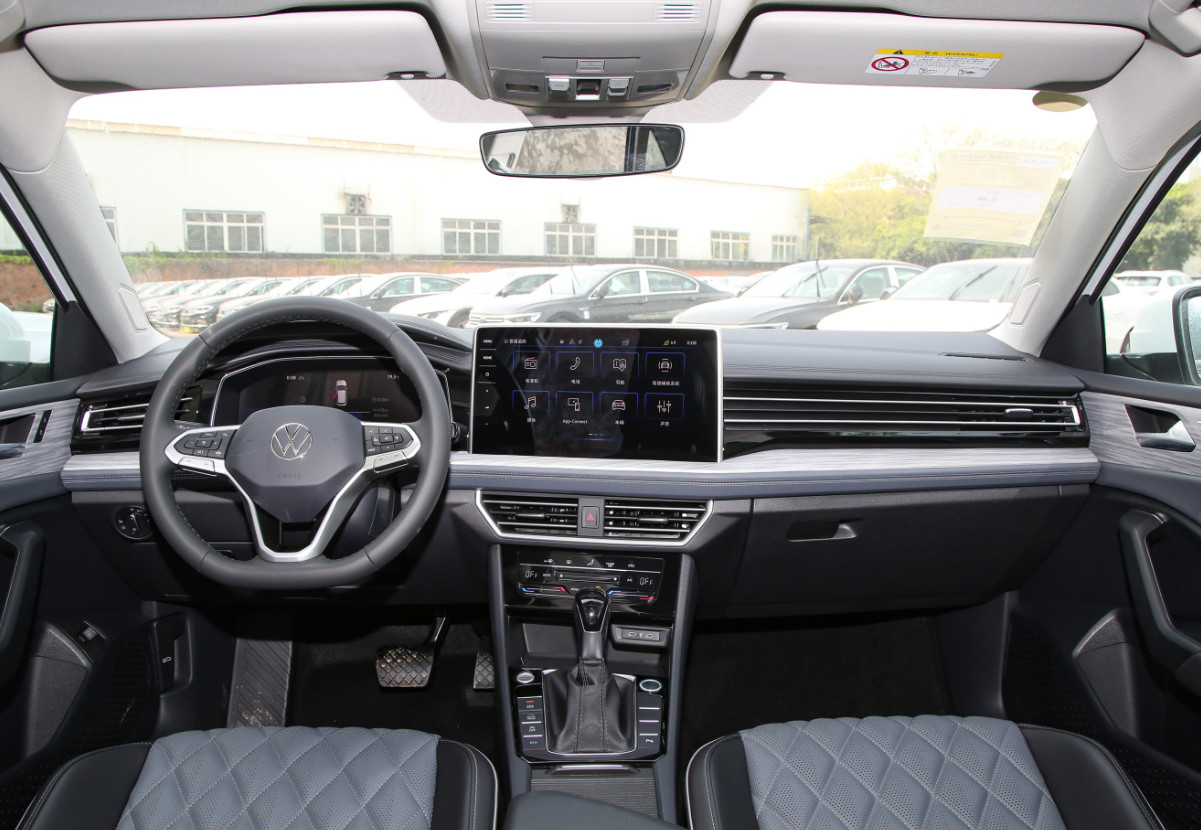 Volkswagen Sagitar 2023 280TSI 4 Door 5 Seat Sedan Compact