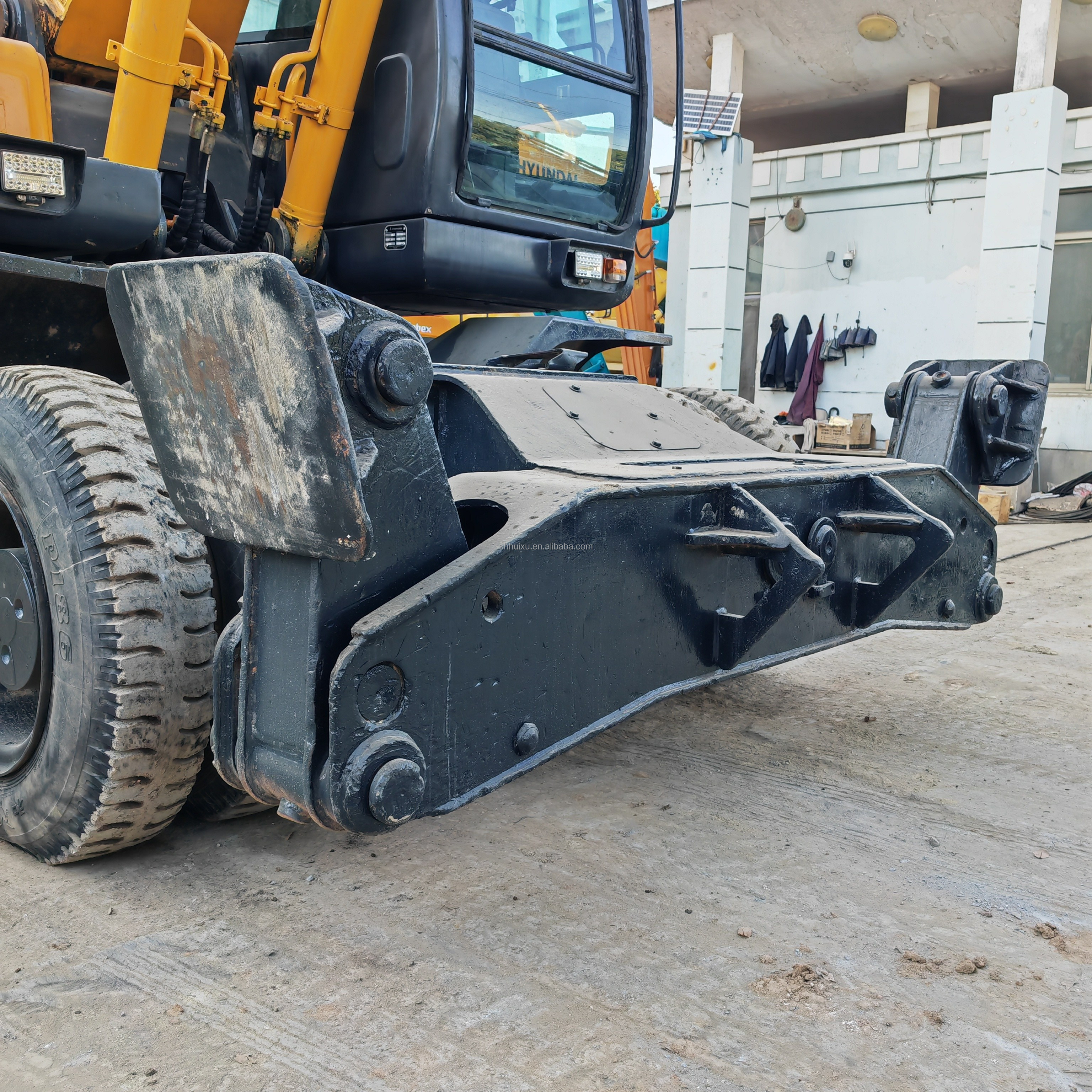 Used Wheel Hyundai 210-7 Excavator High Digging Power Original Engine Hyundai Wheel Excavator
