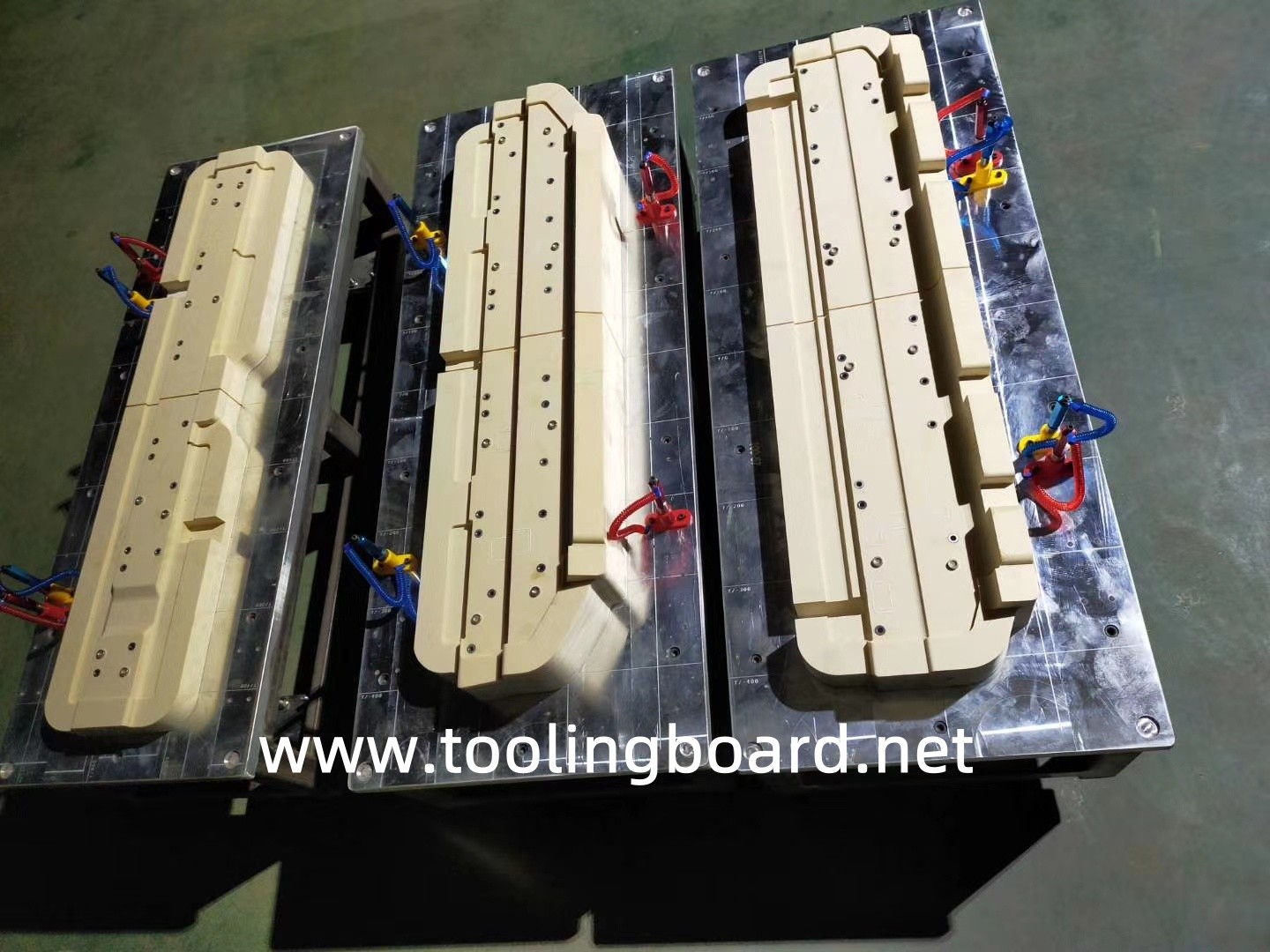 Different Density from 0.15g/cm3 to 1.7g/cm3 epoxy and pu tooling board from China
