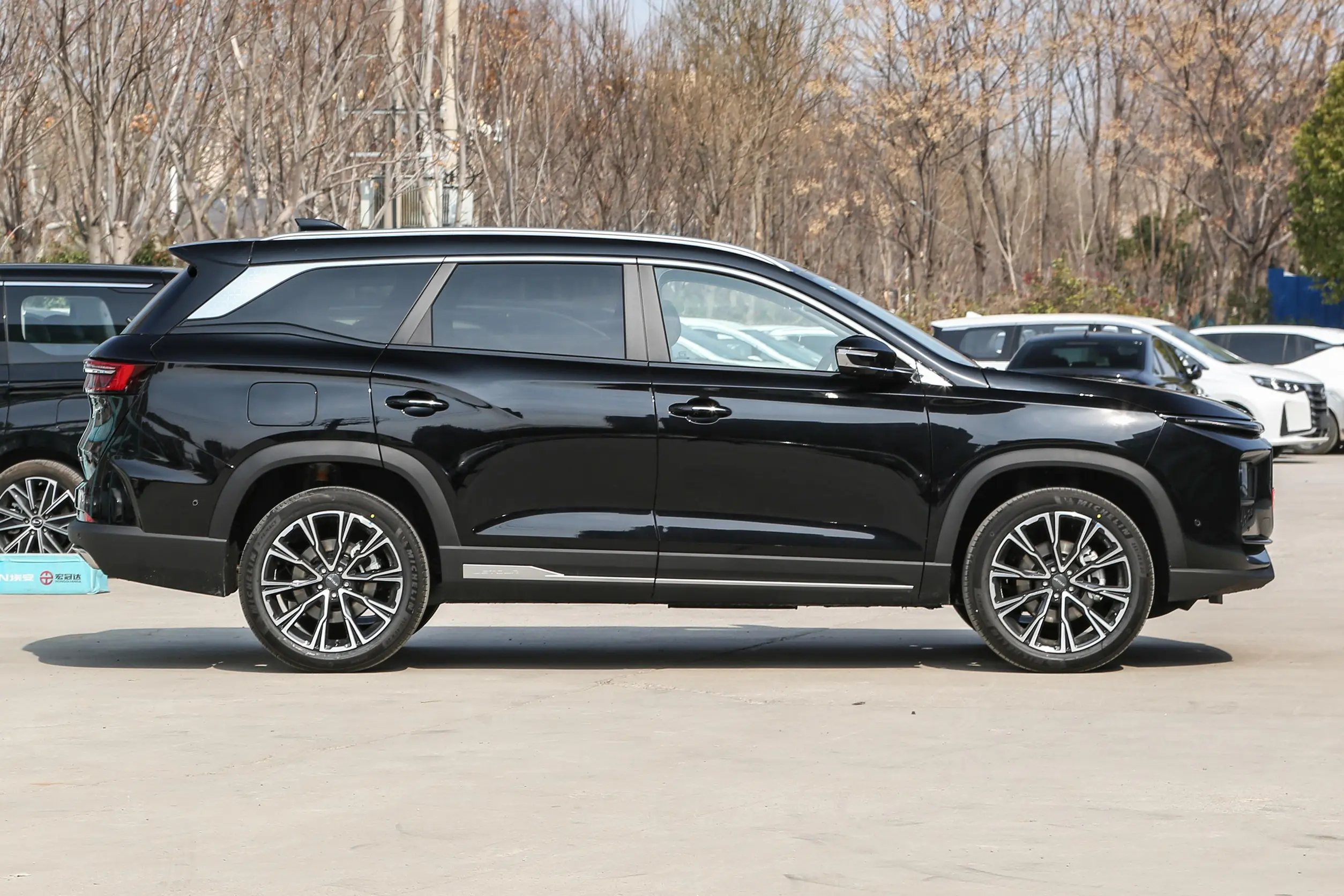 2024 Jetour X90 Pro 2.0TD DCT Edition 5/7-Seater SUV Euro VI High Energy Electric Front Window and R20 Tire Size
