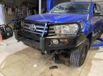 OEM Manufacturer Wholesale Powder Coated Steel Front Bull Bar For Toyota Hilux