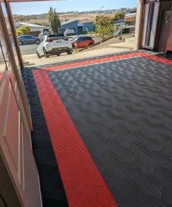 Quality Slip Resistant Garage Floor Warehouse Heavy Duty Garage Floor Tiles wholesale