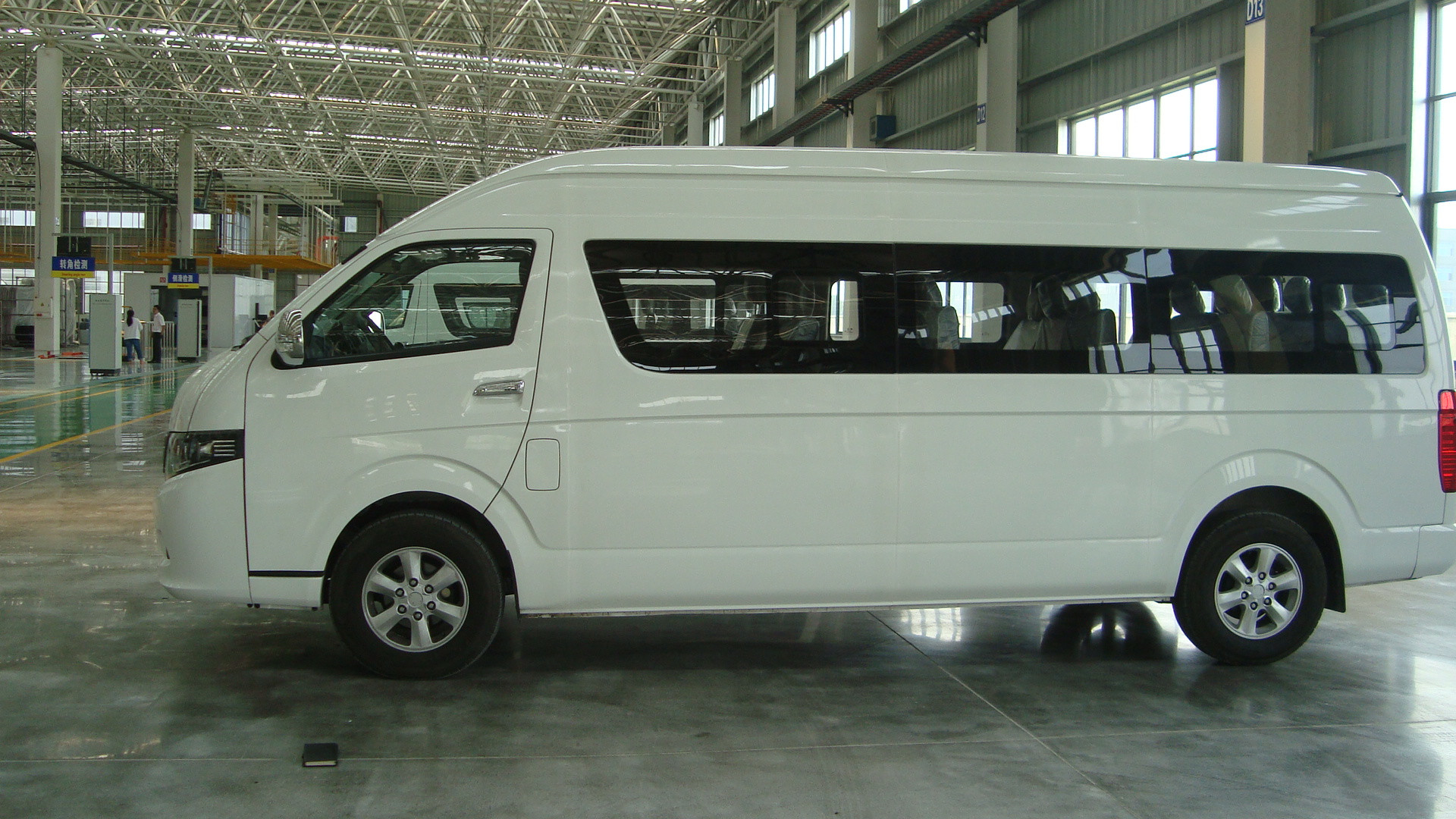 16 Seats Special Transport Vehicle Passenger Bus With PMSM Motor Type