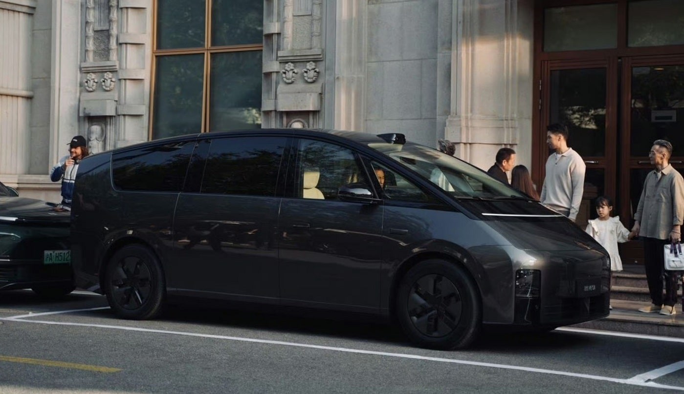 Presale 2024 Li AutoMega 7seats luxury ev car 4WD New Energy Vehicle larger passenger mpv high speed electric car