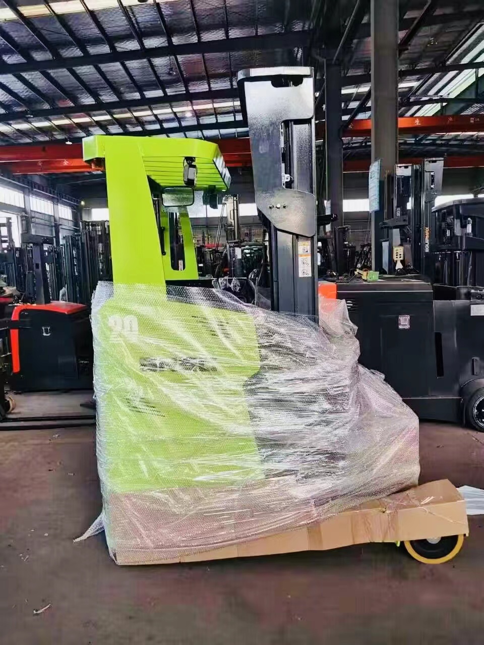 SNSC 2ton Capacity Max Lift Height 6m 8m 10m 12m Narrow Aisle Montacargas Double Reach Truck Forklift