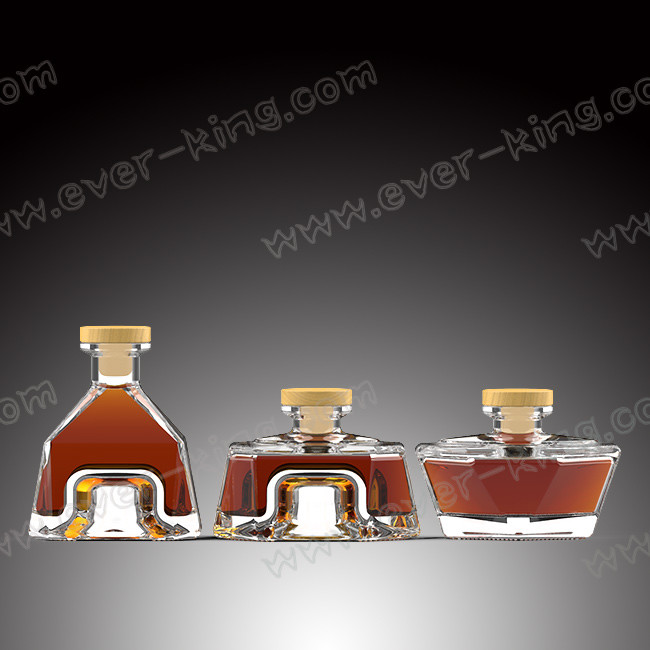 OEM 750ml Brandy Glass Bottle With Plastic Screw Top