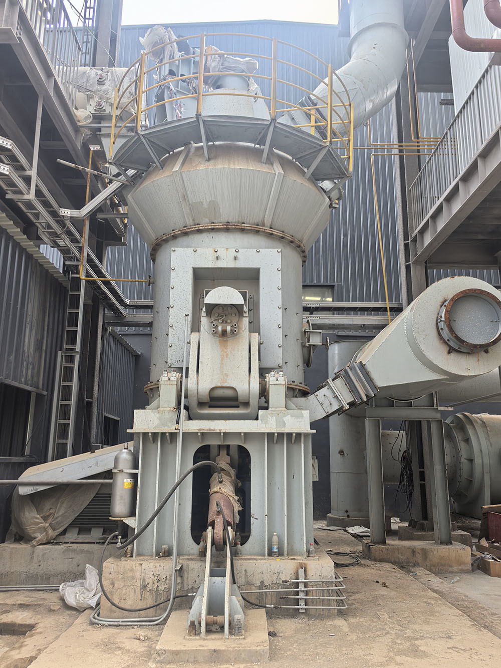 Vertical Mill Slag Coal Clinker Cement Pet Coke Limestone Grinding Vertical Roller Mill