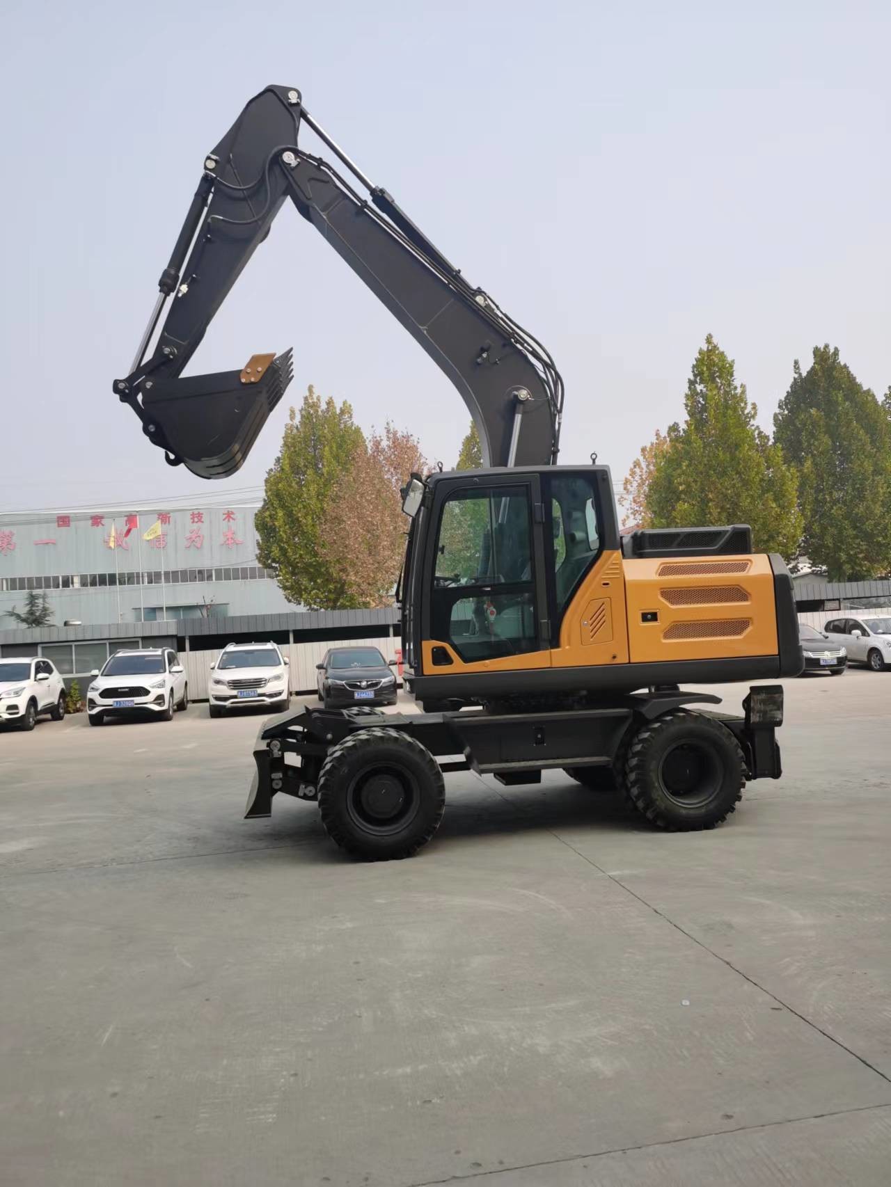 YUCHAI/YC4D125 Engine Wheeled Mini Digger With 4750MM Max. Digging Depth