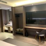 High End Custom Waterproof Modern Design Bedroom Hotel Furniture Wardrobe Closet