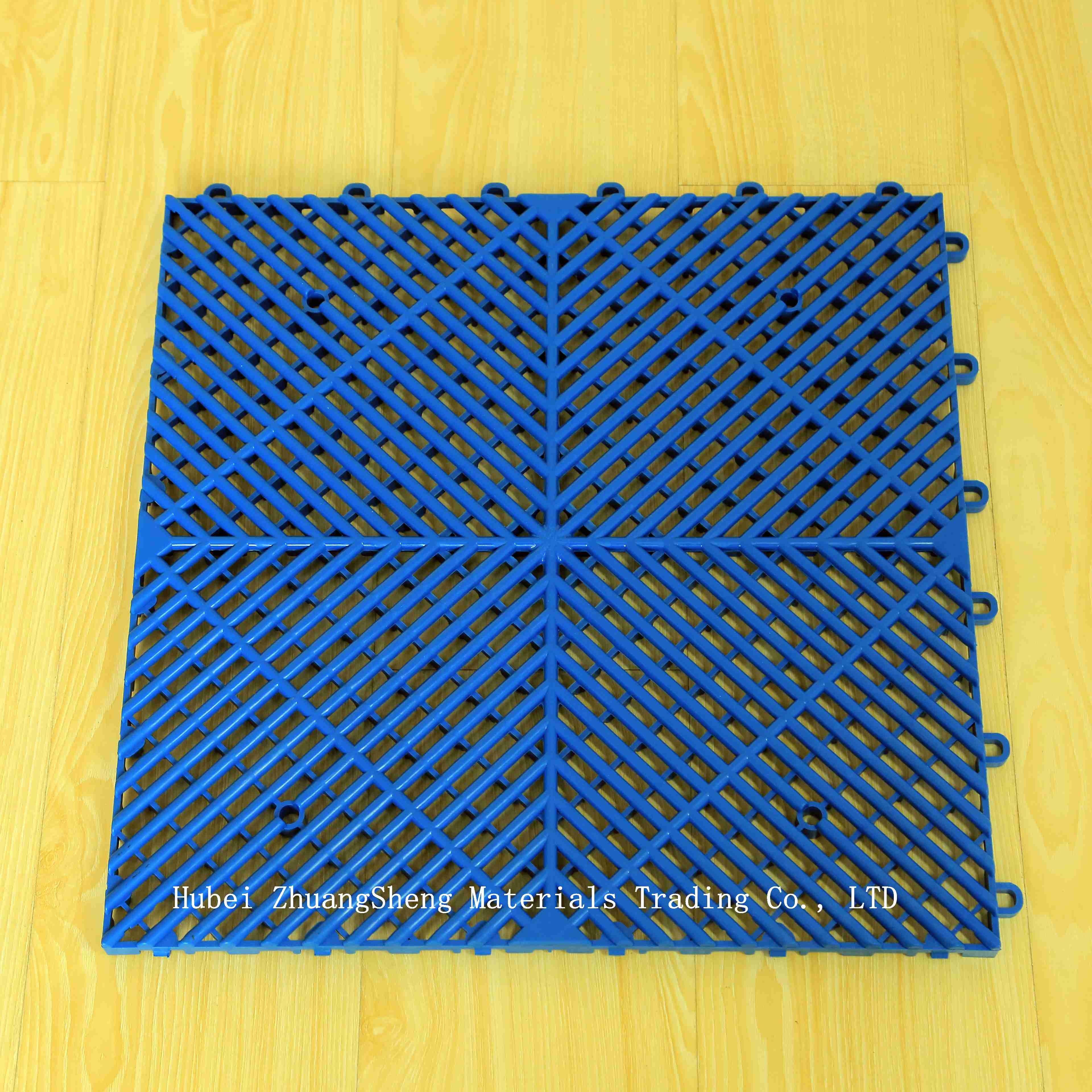 1.8mm Plastic Floor / Plastic Permeable Floor / Modern Interlocking PP Flooring Indoor Sports Plastic Floor Mats