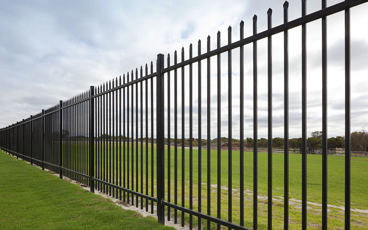China factory high quality galvanized Tubular Iron Fencing galvanized for sale