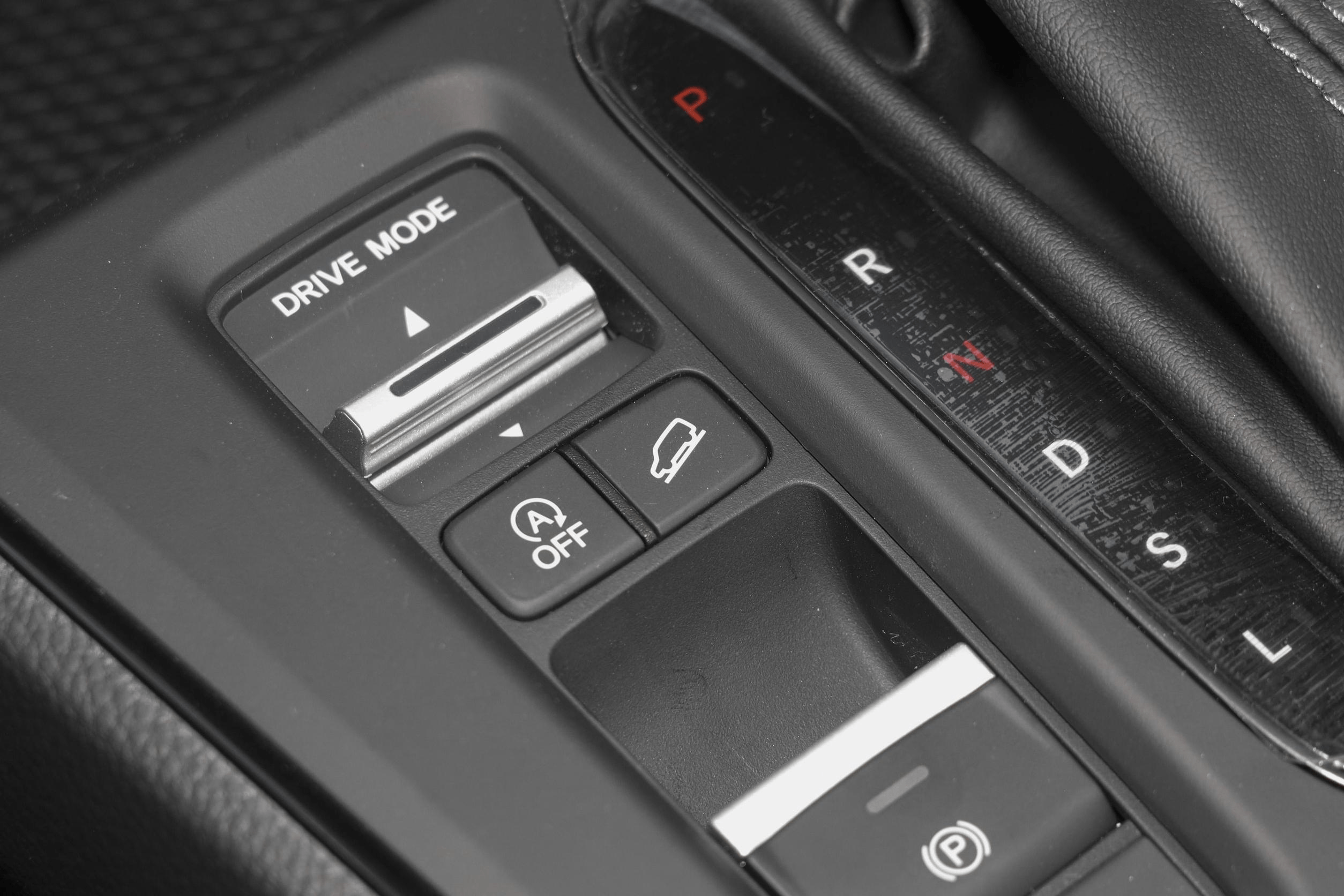 Dark Interior 2024 Hon-da C-R-V 1.5T 2.0L CVT 5-Seater SUV Well-Equipped Petrol 0KM Second Hand Left Steering R17 Tires Turbo