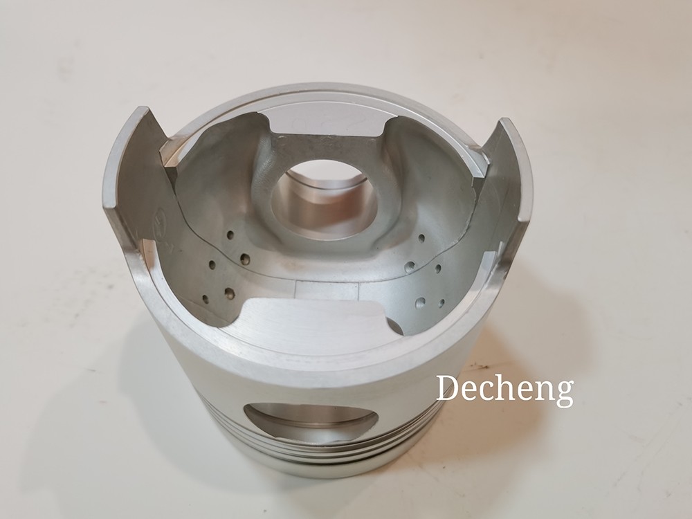 7770 Isuzu Excavator Engine Parts Dozer 6BG1 Cast Iron Piston