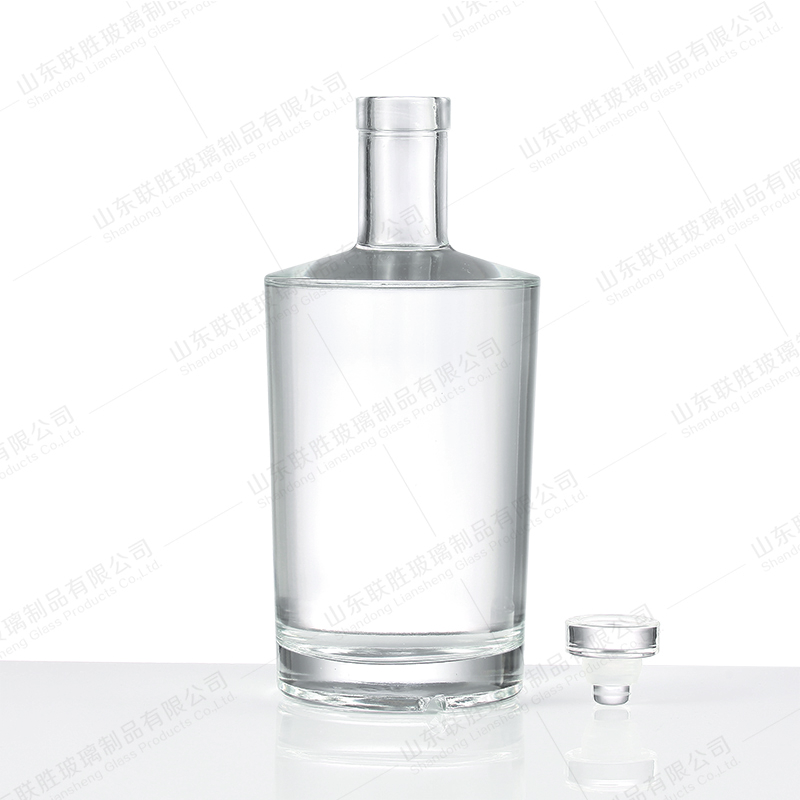 OEM/ODM Acceptable 750ml Thick-bottomed Prismatic Glass Bottle for Vodka