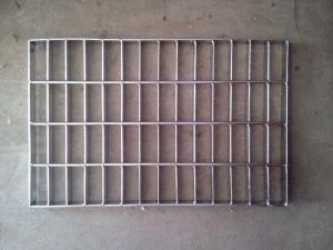 Quality CE Plain 32x5mm 30mm 100mm bearing bar spacing galvanized steel bar grating For Walkway wholesale