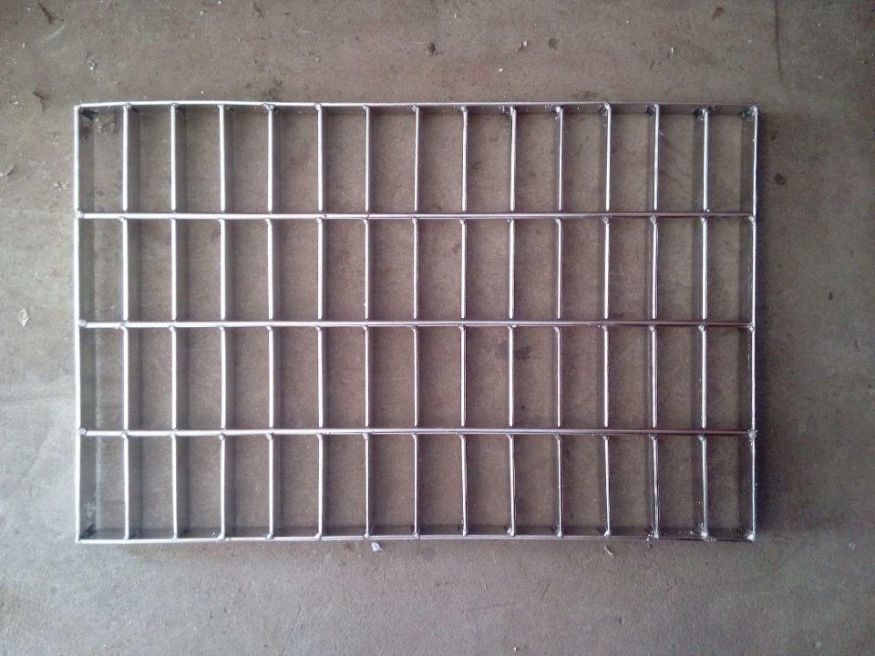 CE Plain 32x5mm 30mm 100mm bearing bar spacing galvanized steel bar grating For Walkway