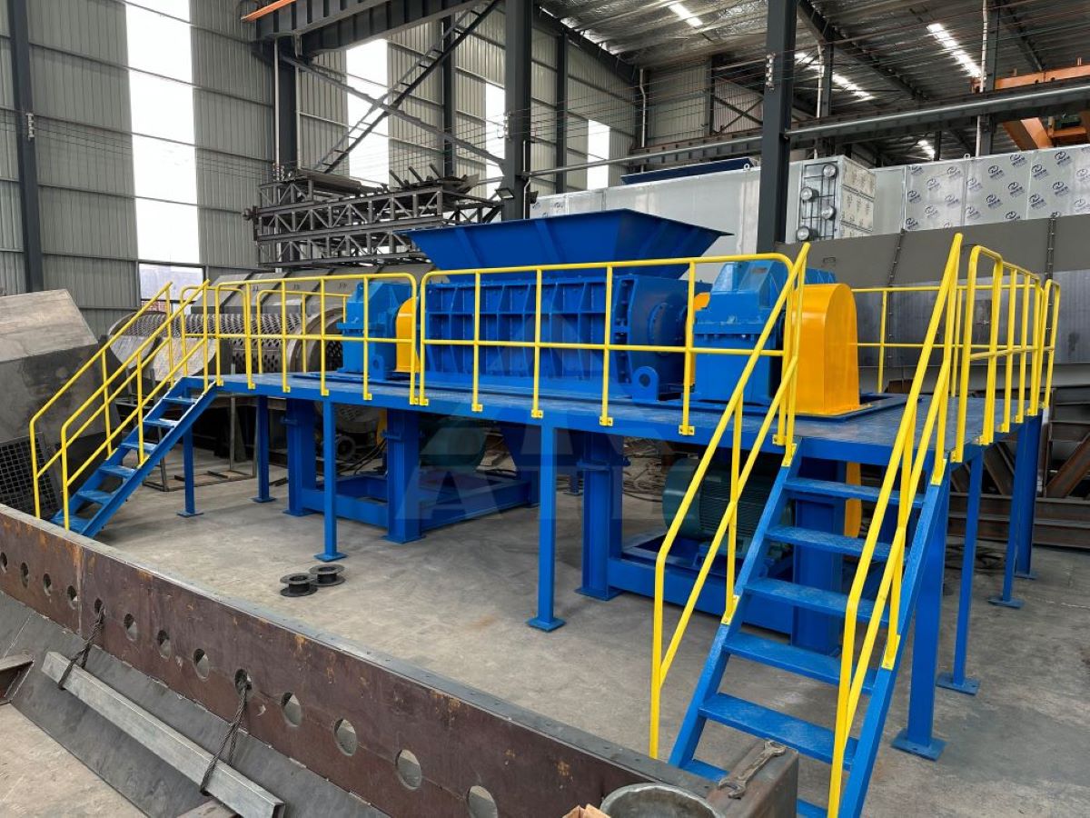 Hydraulic Scrap Double Shaft Waste Metal Steel Iron Recycling Waste Metal Shredder Machine for Sale