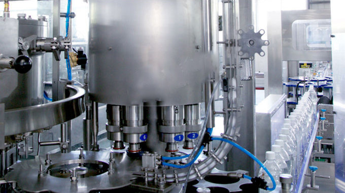 Isobaric Filling 2500 BPH Carbonated Drink Bottling Machine