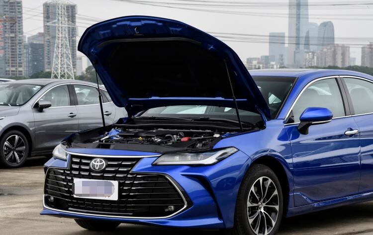 Toyota AVALON 2022 Dual Engine 2.5L XLE Version Hybrid New Car
