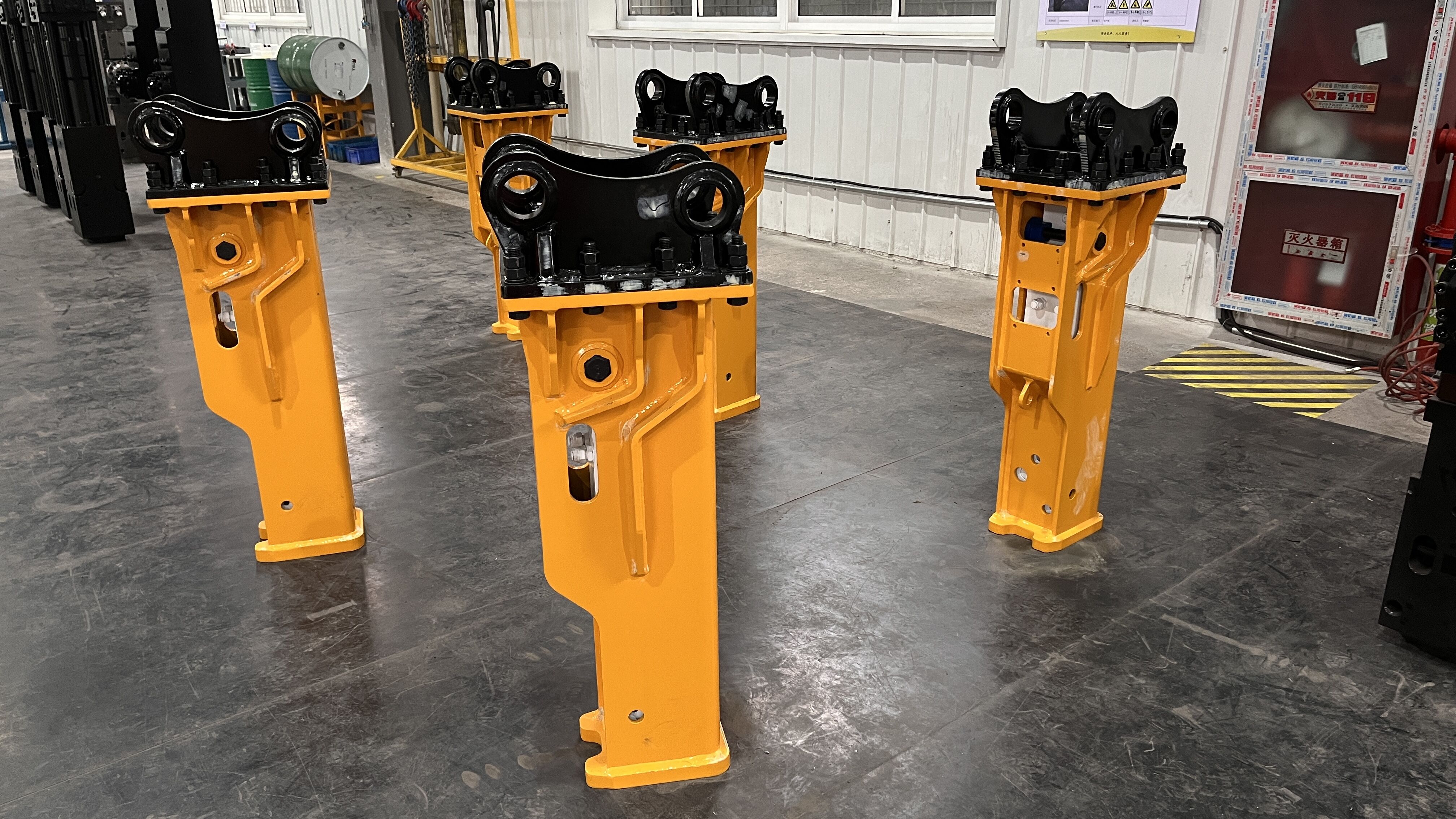 Yantai Solution SB40 Box Type 68mm Hydraulic Breaker Hammer for 4-7 TONS Excavator in Yellow Customized 5