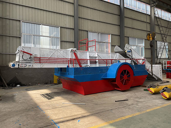 115kw Power Water Hyacinth Harvester Collect Water Plants On Water