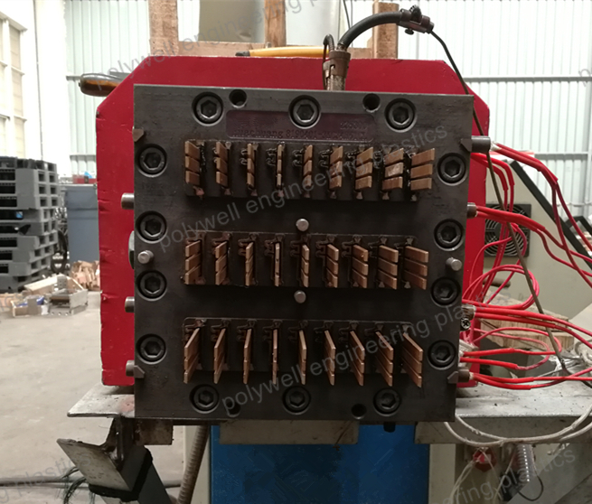 PA66GF25 Heat Insulation Strips Extrusion Mold Used in Extruding Machine