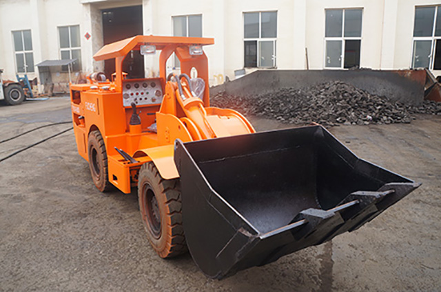 Japan Engine Equipped 4.2T Underground / Mining Scraper for Heavy-Duty Mining Tasks