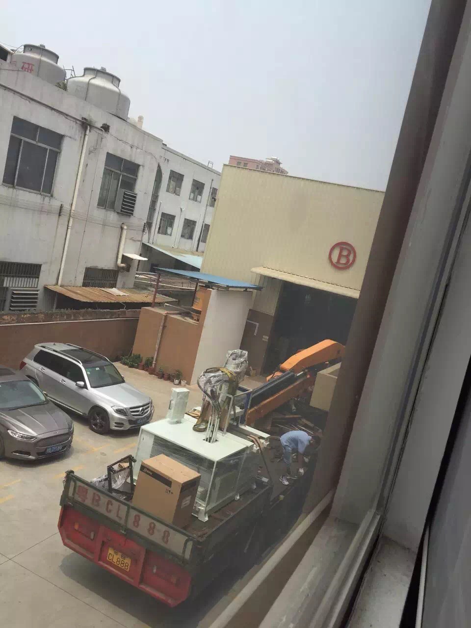 120T Double Slide Table Vertical Injection Molding Machine For High Volume Production