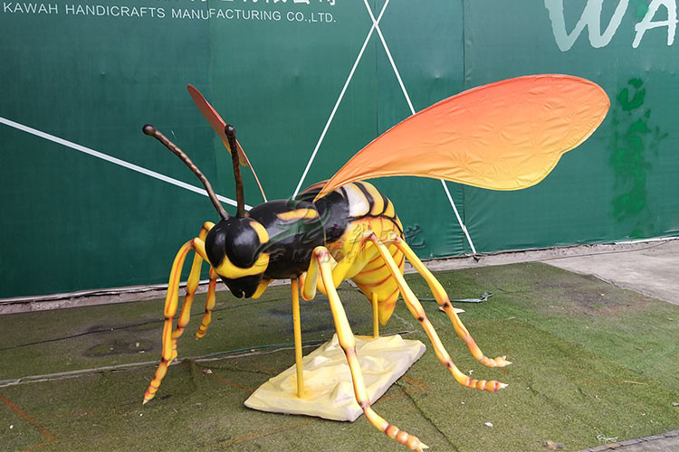 Sun Proof Giant Artificial Insects , Animatronic Bee With Realistic Stripe