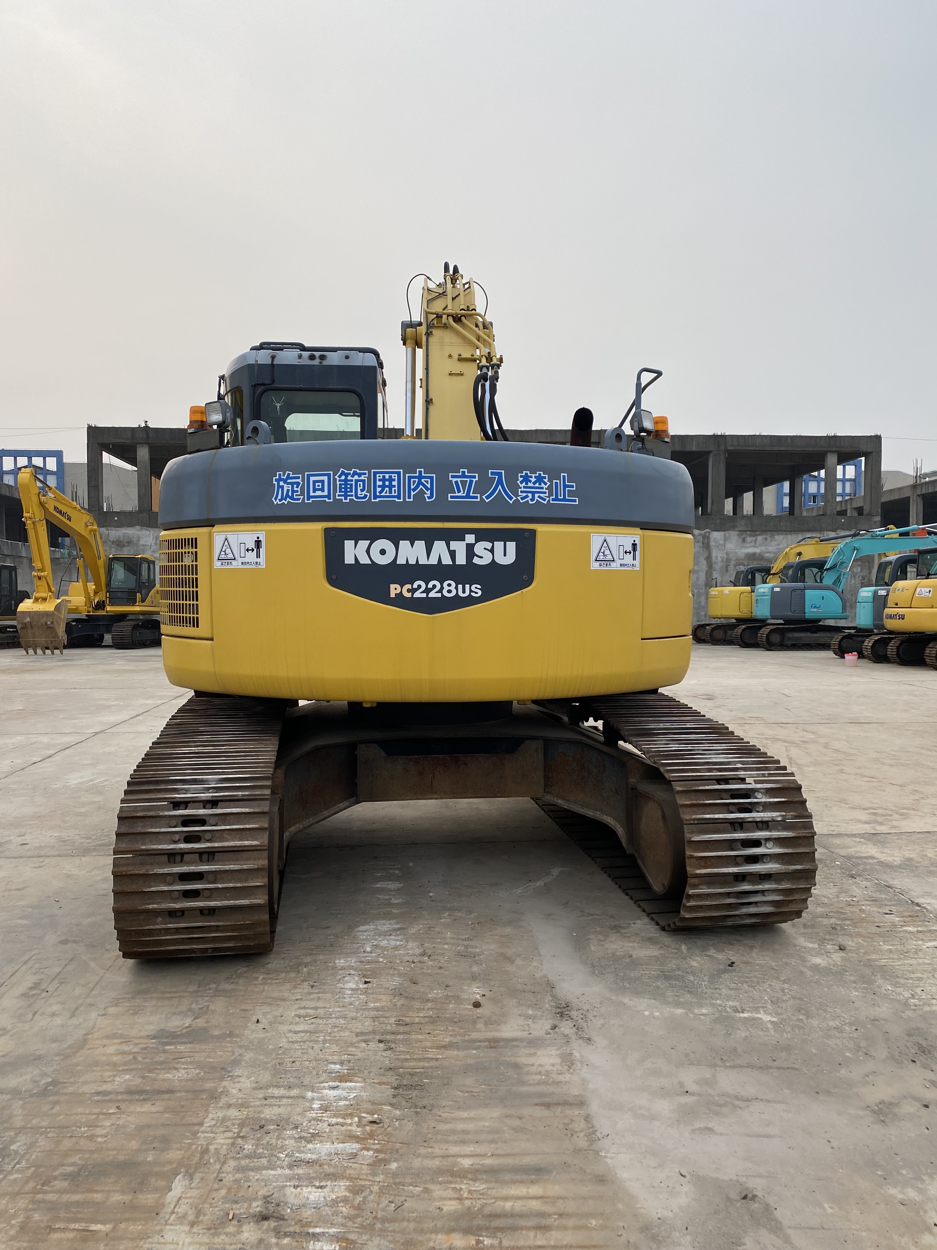 Crawler excavator Used komatsu PC228 / second-hand Japan engine PC 228
