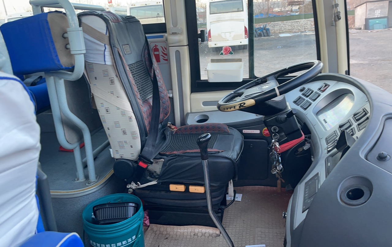 Manual Transmission 48 Seats Used Coach Bus with Euro 3 Emission Standard