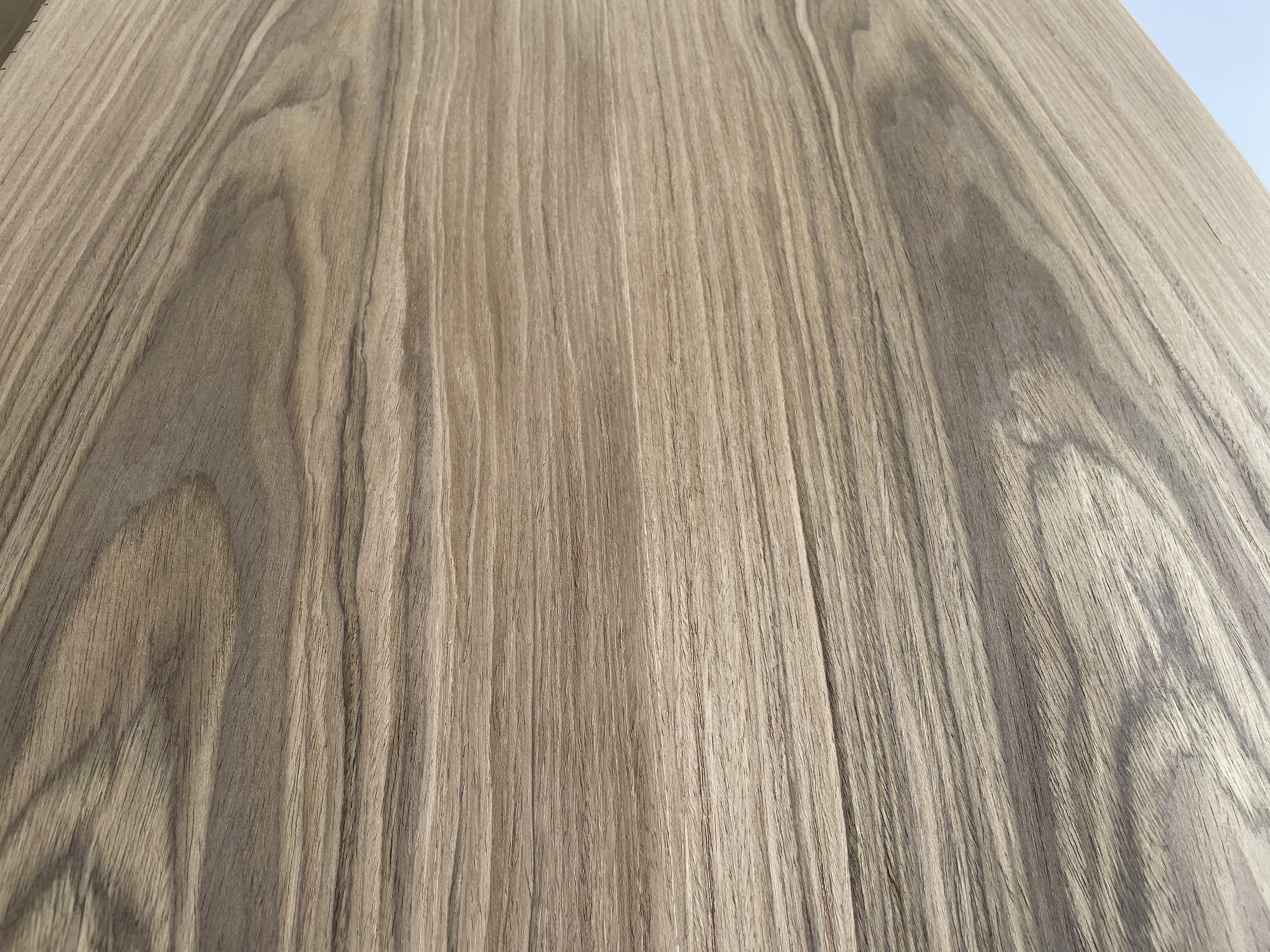 Wholesale 640mm*2500mm engineered veneer walnut for furniture/hotel/decoration