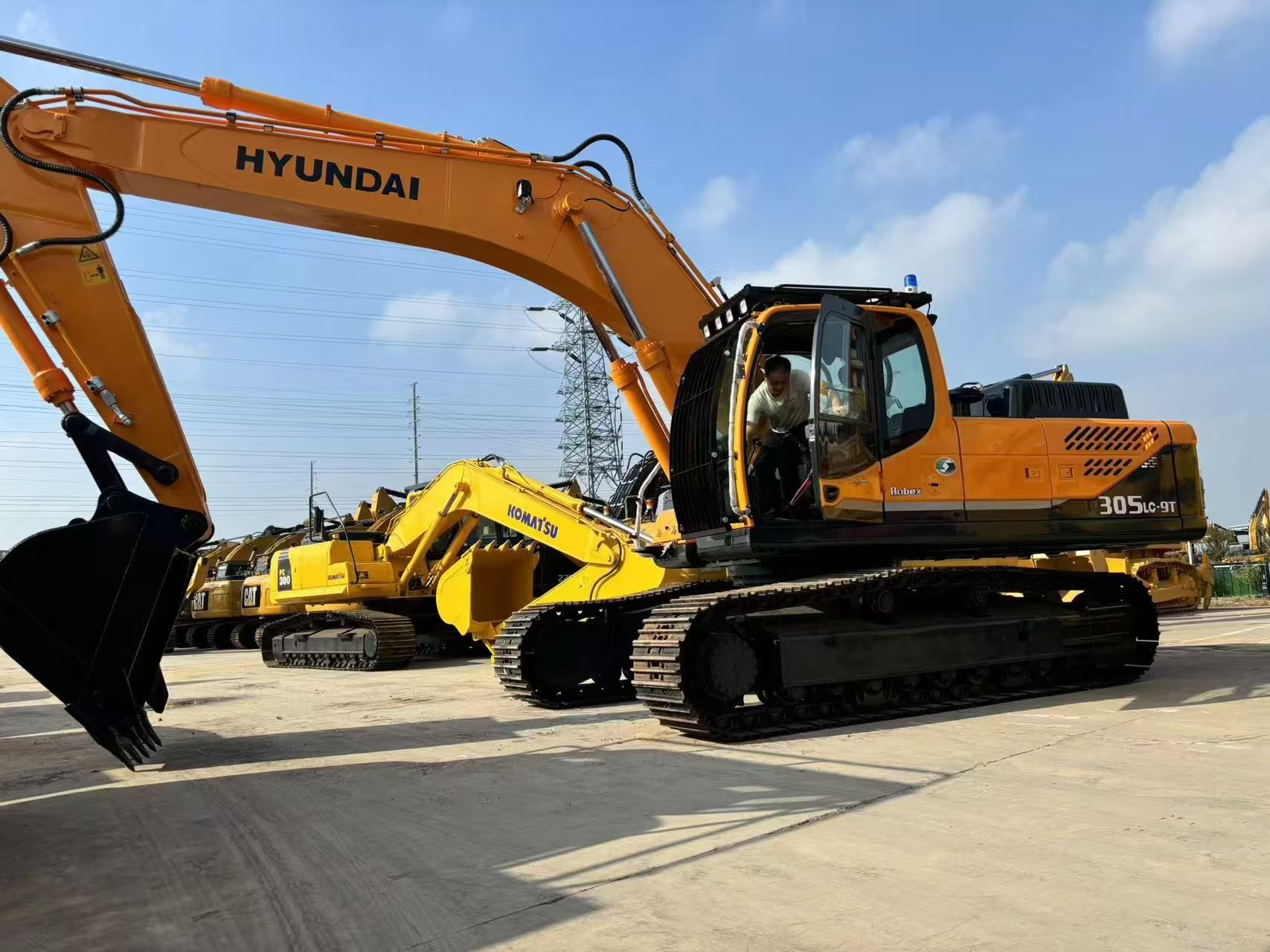 Original Brand Hyundai 30 Tons Used Hydraulic Crawler Excavators With 169 Power