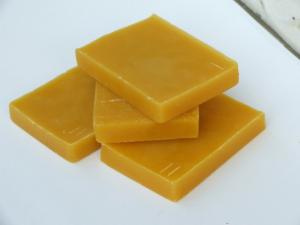 Quality 44LB 1LB Locally Sourced Beeswax For Agriculture Animal Husbandry wholesale