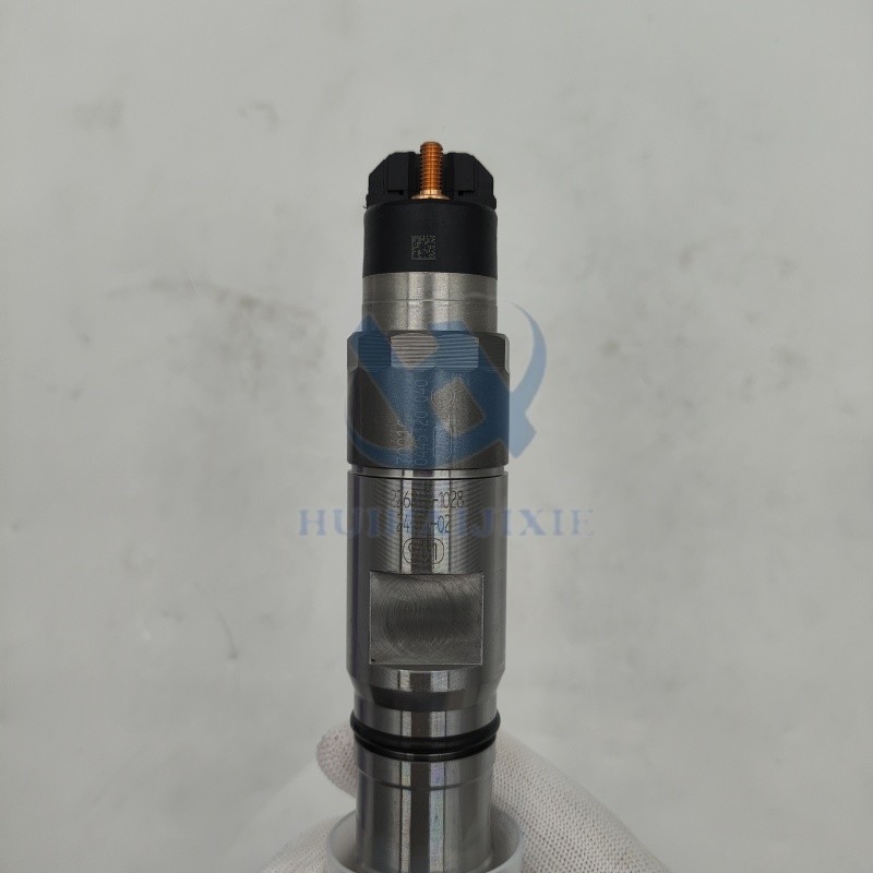 Common Rail Fuel Injector 04902825 0445120064 For Bosch Deutz D8K Engine Injector