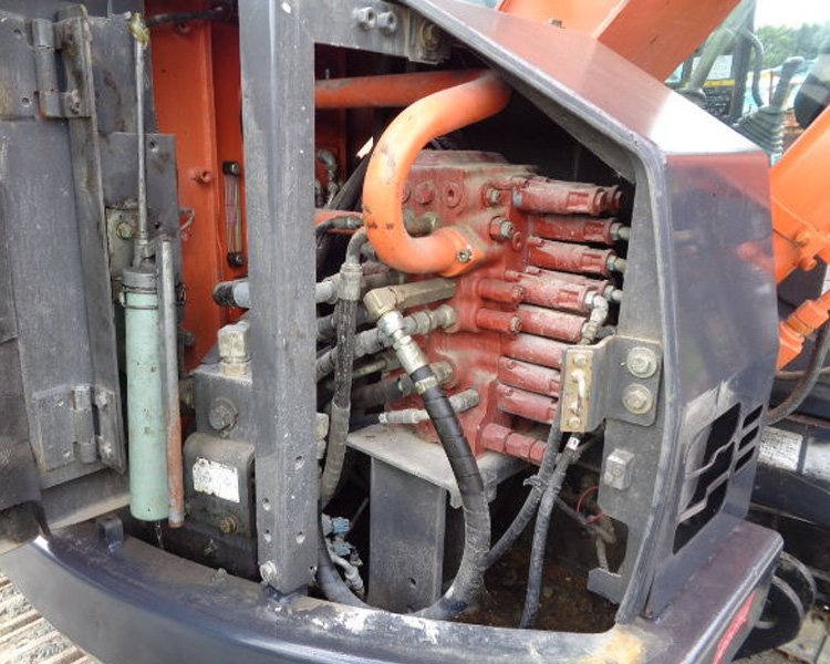 Japan Imported 7.5Ton Used Hitachi ZX75 Excavator Isuzu Engine