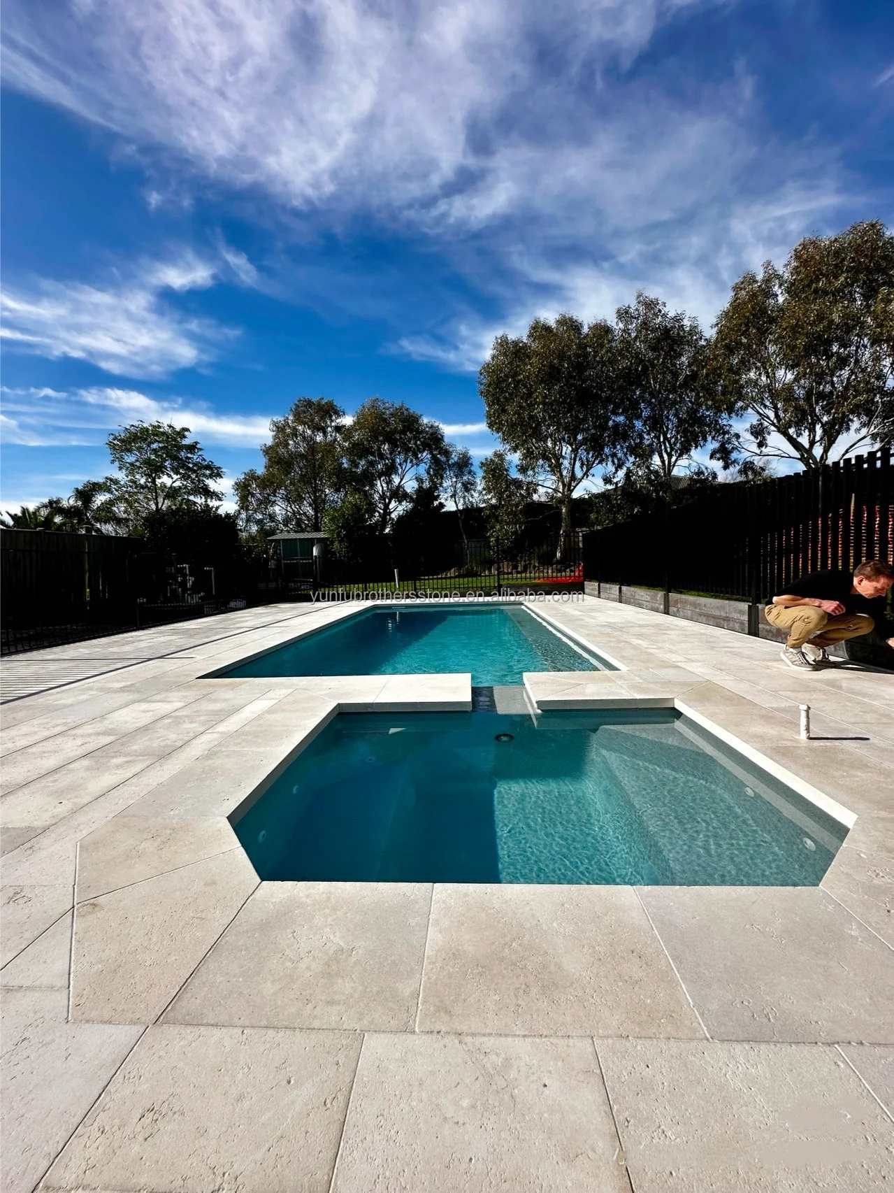 Polishing Glossy Silver Travertine Stone Ivory Deck Tile for Garden Terrace Area