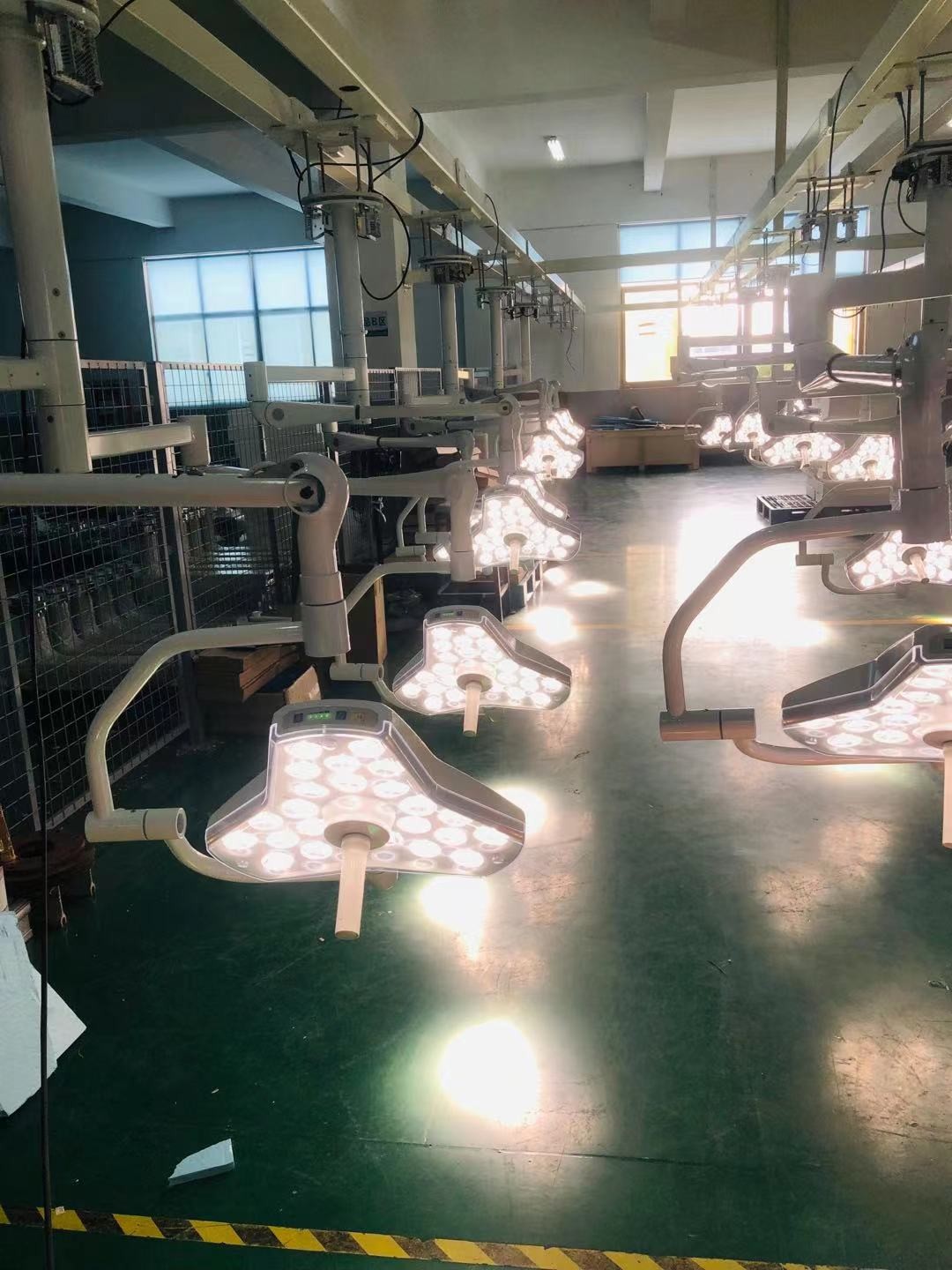 LENS Technology Surgical OT Lamp Bulb LED 300mm Light Head