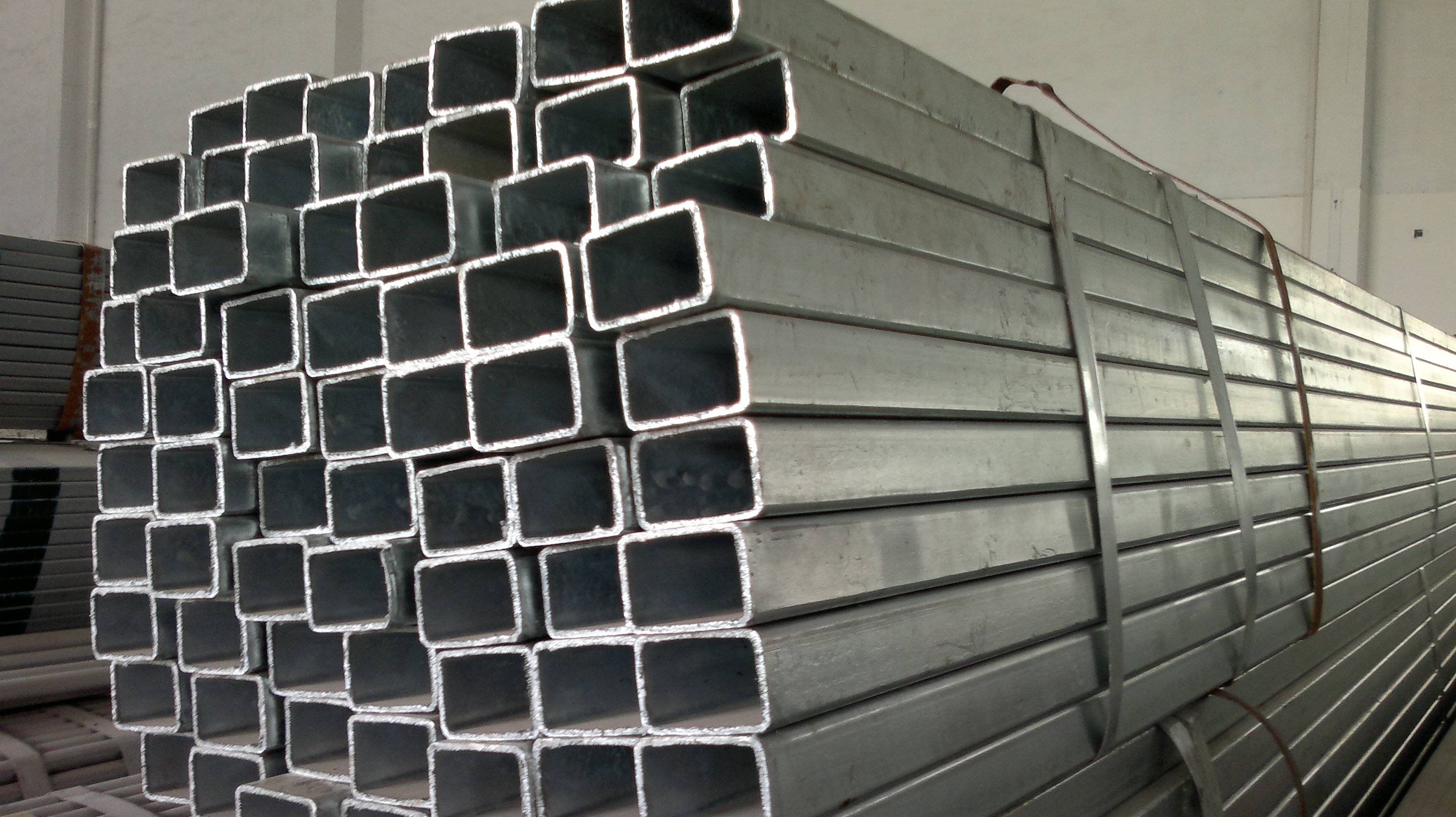 Temporary Road Stud With 50cm Height Solar Powered Glass Design Glass Material