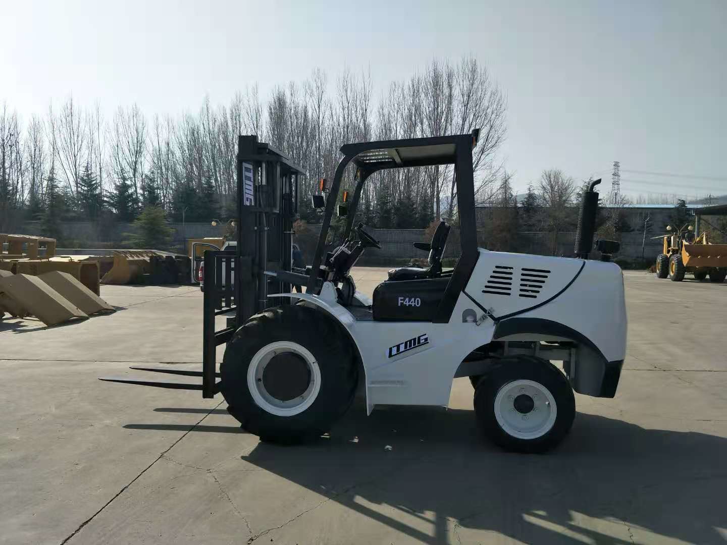 LTMG 4 ton forklift 2WD 4WD rough terrain forklift with triplex full free mast