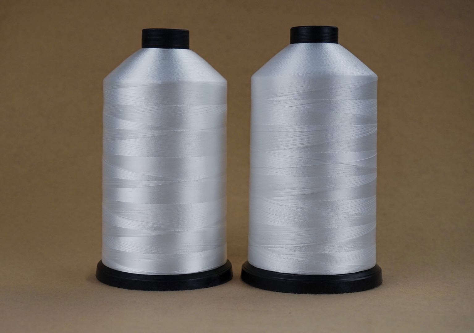 White 1000g Polyester Quilting Thread Tear Resistant For Mattress