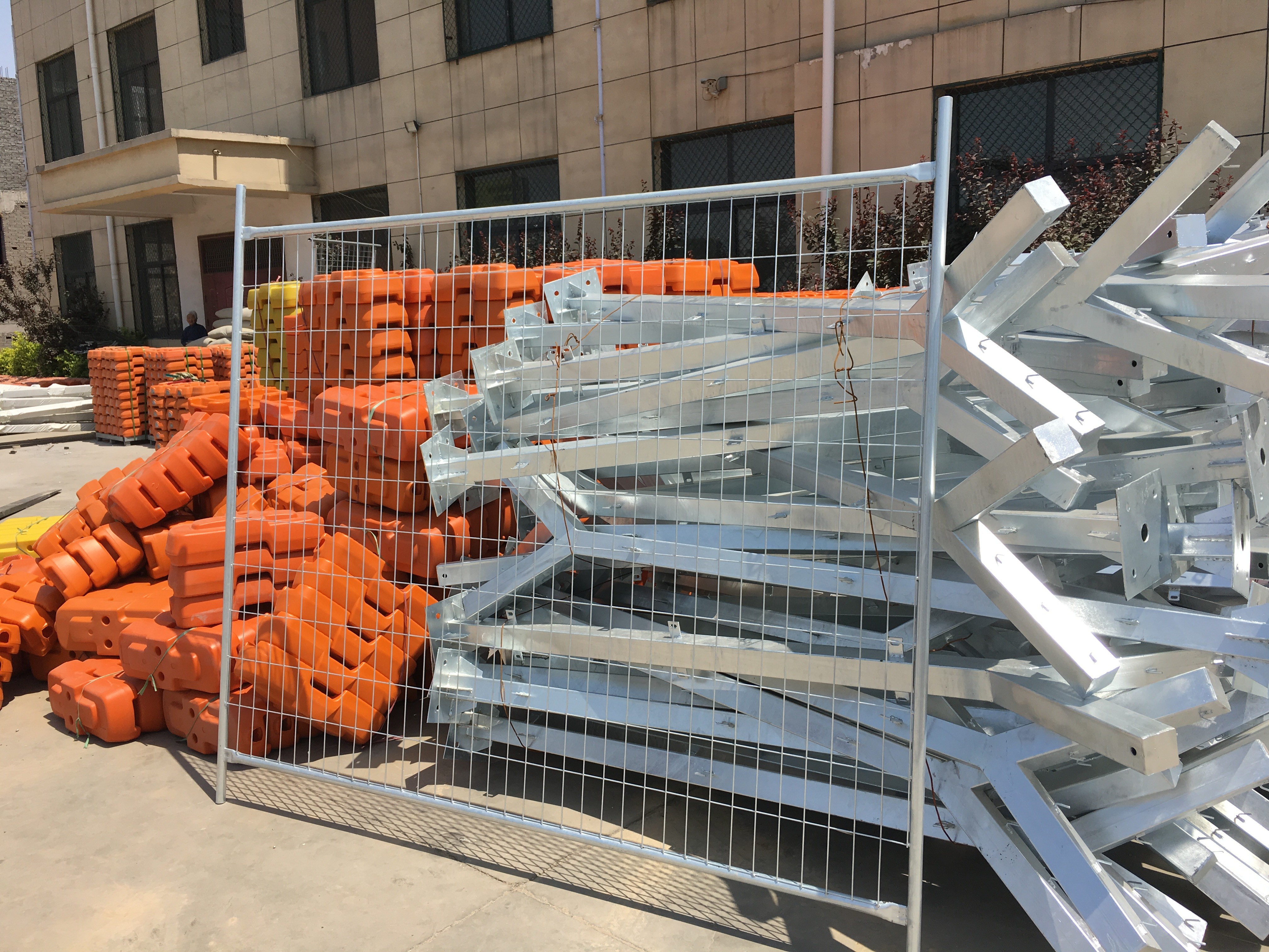Construction Fencing System 1.8m*2.4m mesh 60mm*150mm*4.00mm Tubing 32mm*2.0mm AS/NZS/ATSM standard