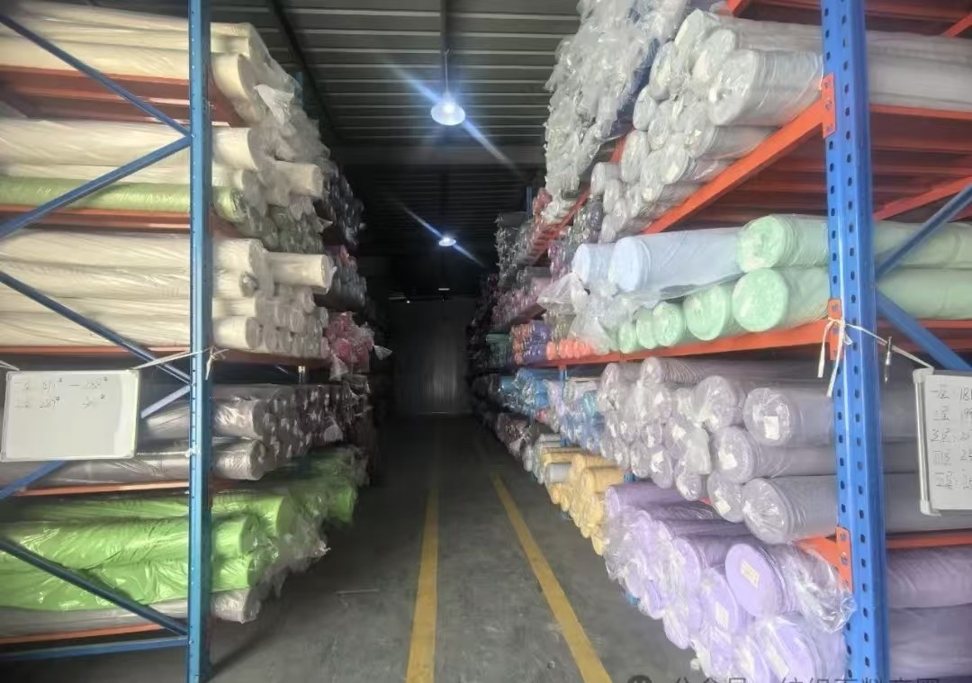 CVC 55% Cotton 45% Polyester 180gsm Office Uniform Fabric Corporate Clothing Material`