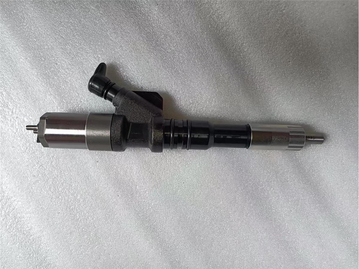 6D125E-3A 6D125E-3B 6D125E-3G Diesel Fuel Injector 6156-11-3100 6156113100 For Komatsu PC450-7 WA470-5