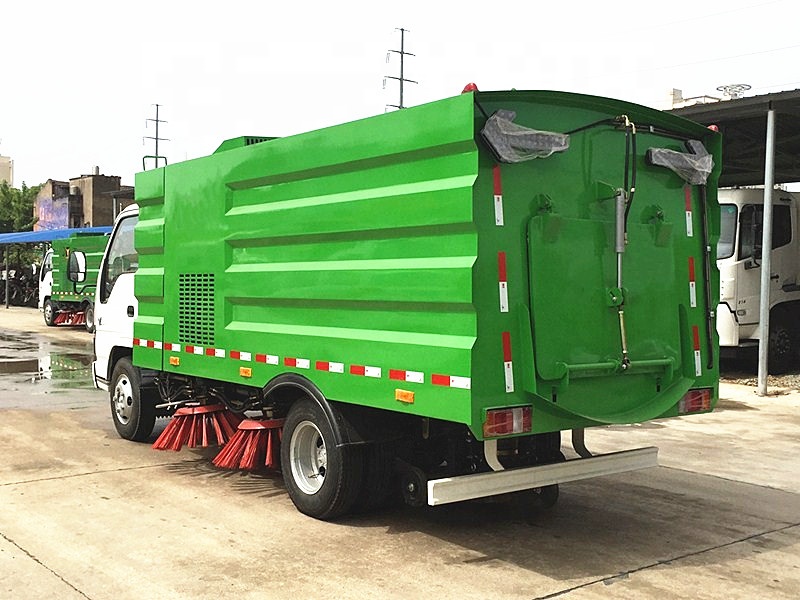 ISUZU 6cbm Road Sweeping Truck , truck mounted road sweeper EURO 5 4x2
