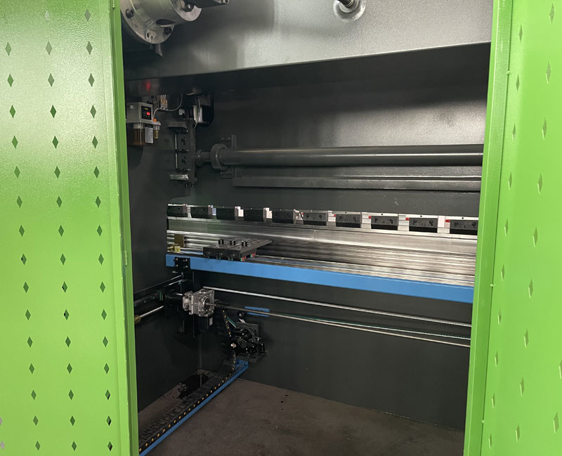 High Efficiency 1600KN Tp10s Controller Hydraulic Folding Press Brake 3200mm CNC Servo Motor