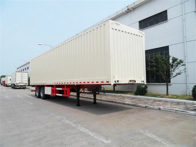 Enclosed Strong Box Semi Livestock Trailers / 30 - 50 Tons Tractor Cattle Trailer