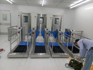 Quality Single Lane Footwear Sole Cleaning Machine , Sole Sanitising Machine For 2 Persons wholesale