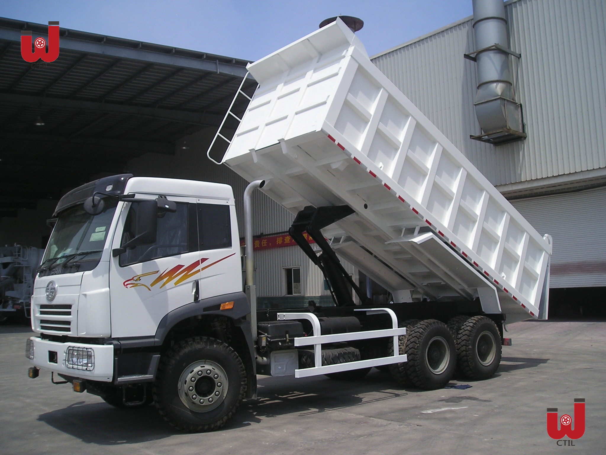Dump truck